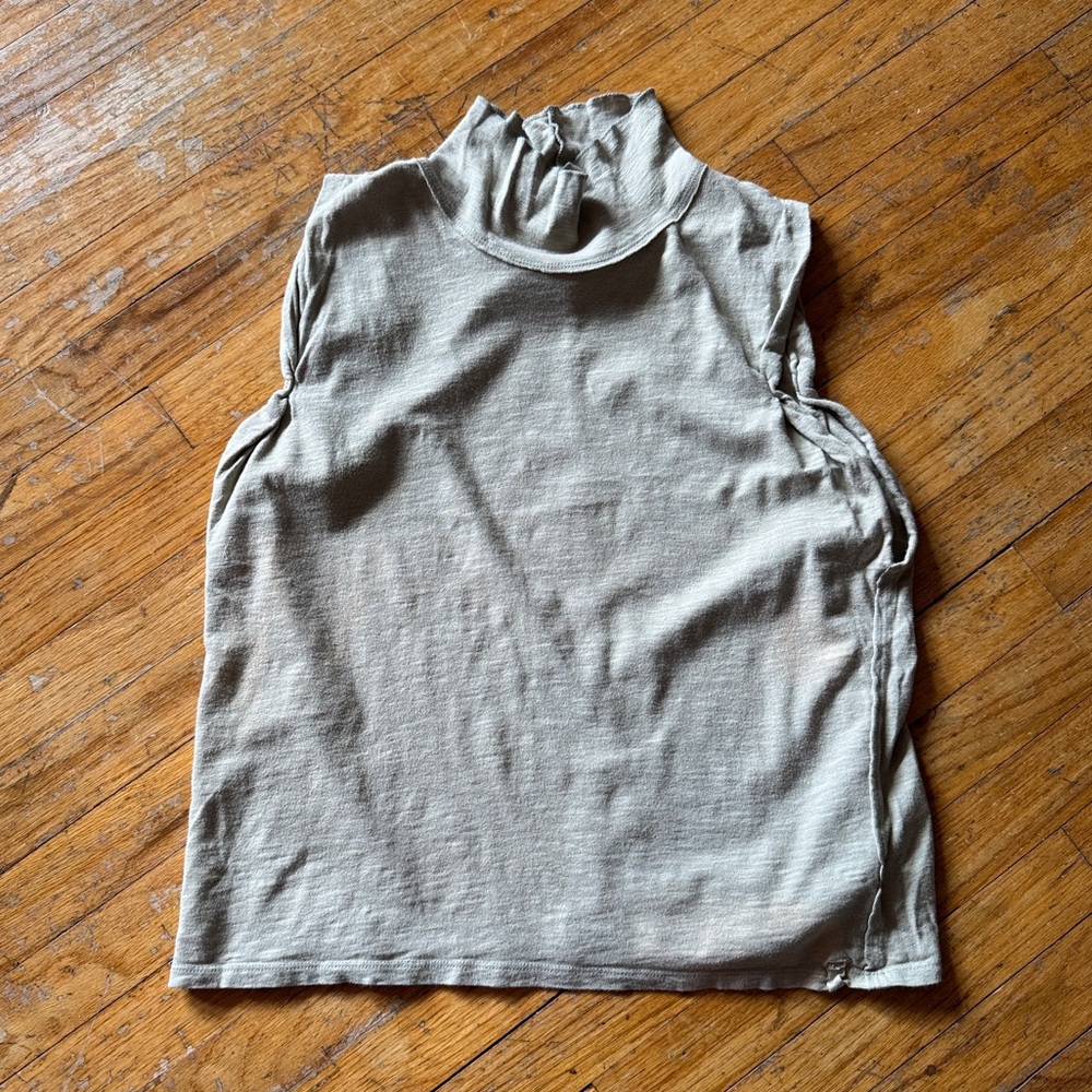 FLAWED - We The Free -‎ Xena Turtleneck Muscle Tank - Picture 3 of 9